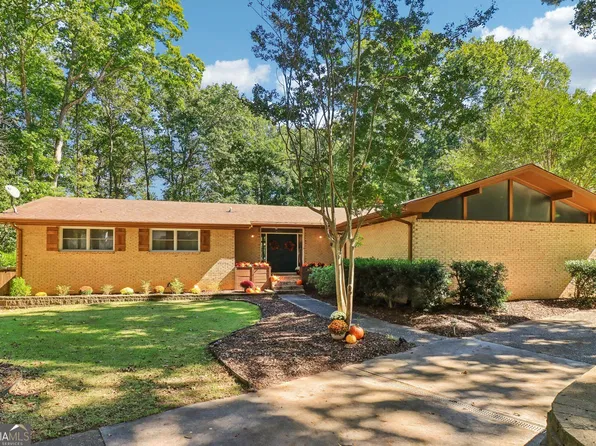 16 Perthshire Dr, Peachtree City, GA 30269