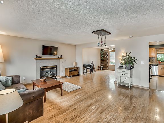 5th image of 5654 SE Lexington Dr