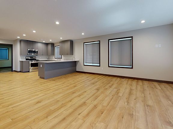 3rd image of 718 13th Ave SE #1