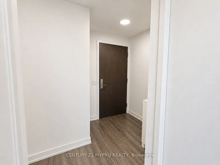 39 Roehampton Ave #3409 — Photo 15