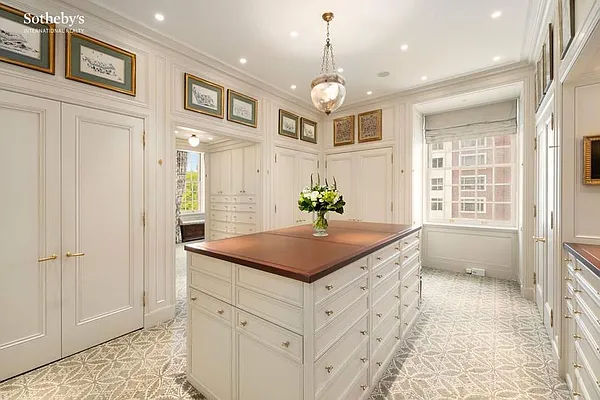 Sold by Sotheby's International Realty | media 22