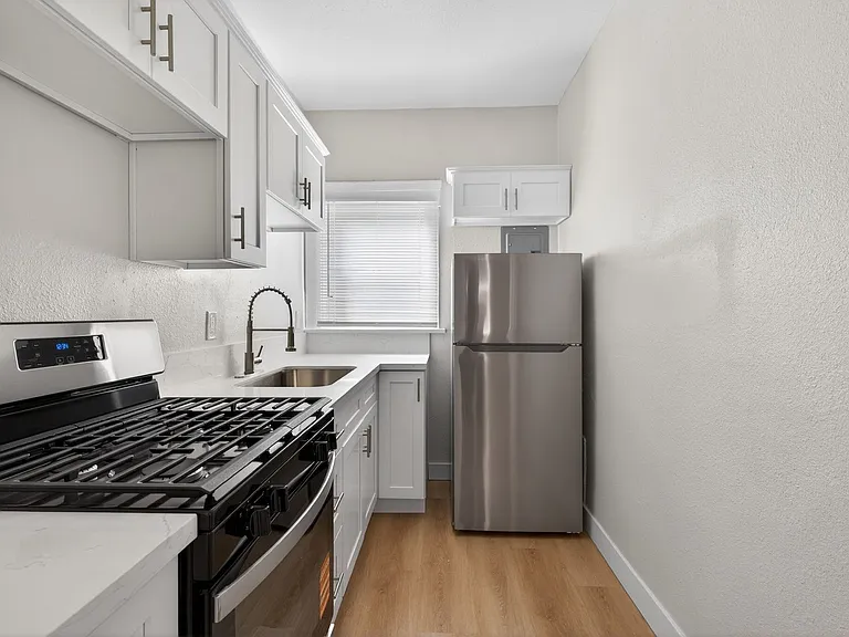 915 Cherry Ave — Photo 25
