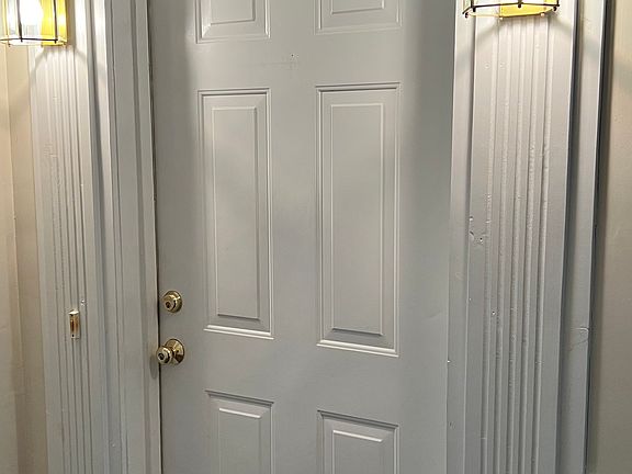 2nd image of 4204 Browns Ln #204