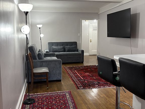 2nd image of 162 W 56th St APT 1407