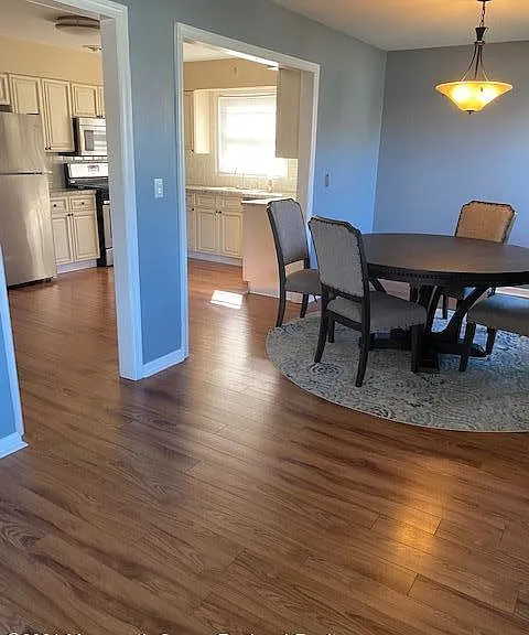 9 Howland Ave — Photo 5