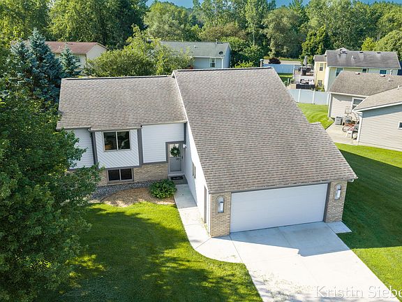 3rd image of 3220 Cornerstone Ln