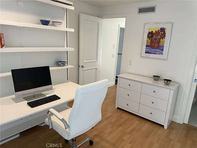 558 Cliff Dr — Photo 19
