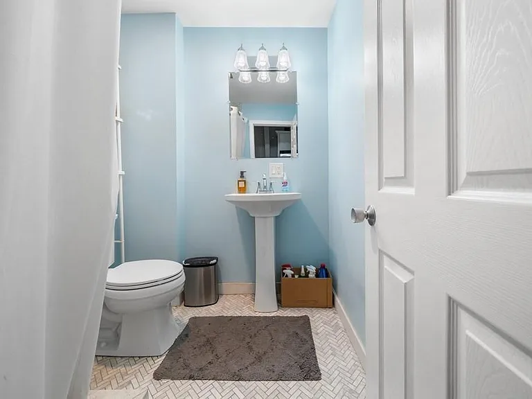 77 Webster St #2 — Photo 3
