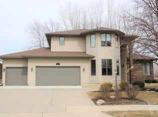 423 Prairie View Ct, Mason City, IA 50401