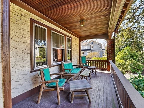 3rd image of 44 Hemlock Street