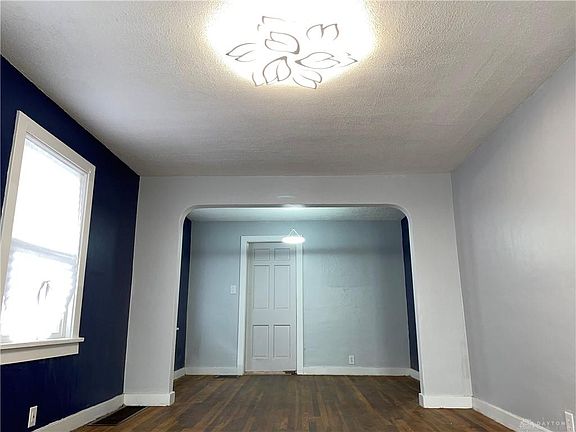 4th image of 304 Brooklyn Ave