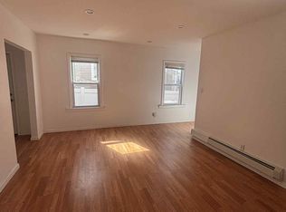 (Undisclosed Address), Saint Albans, NY 11412