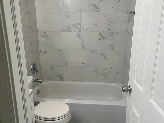 5th image of 10720 Mary Ln