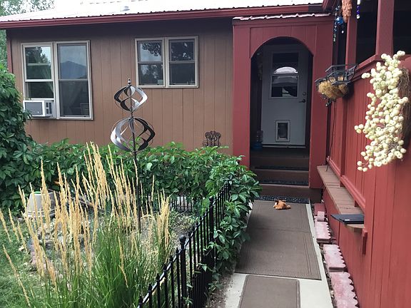 4th image of 460 Parriman St