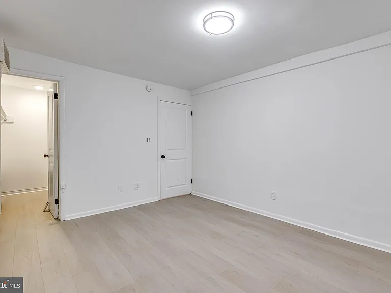 4242 Pine St #1A — Photo 8