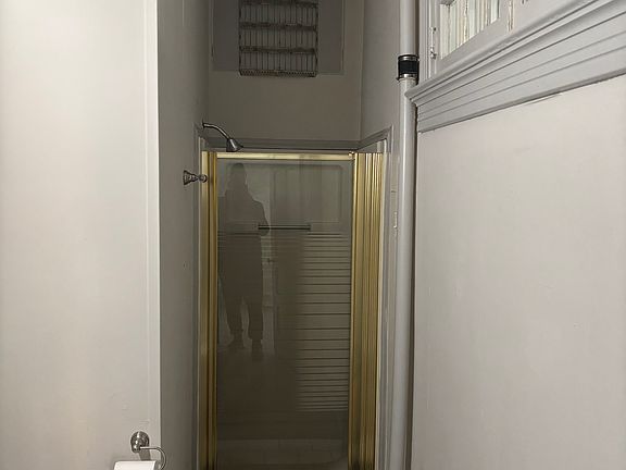 5th image of 741 Dayton St Unit B
