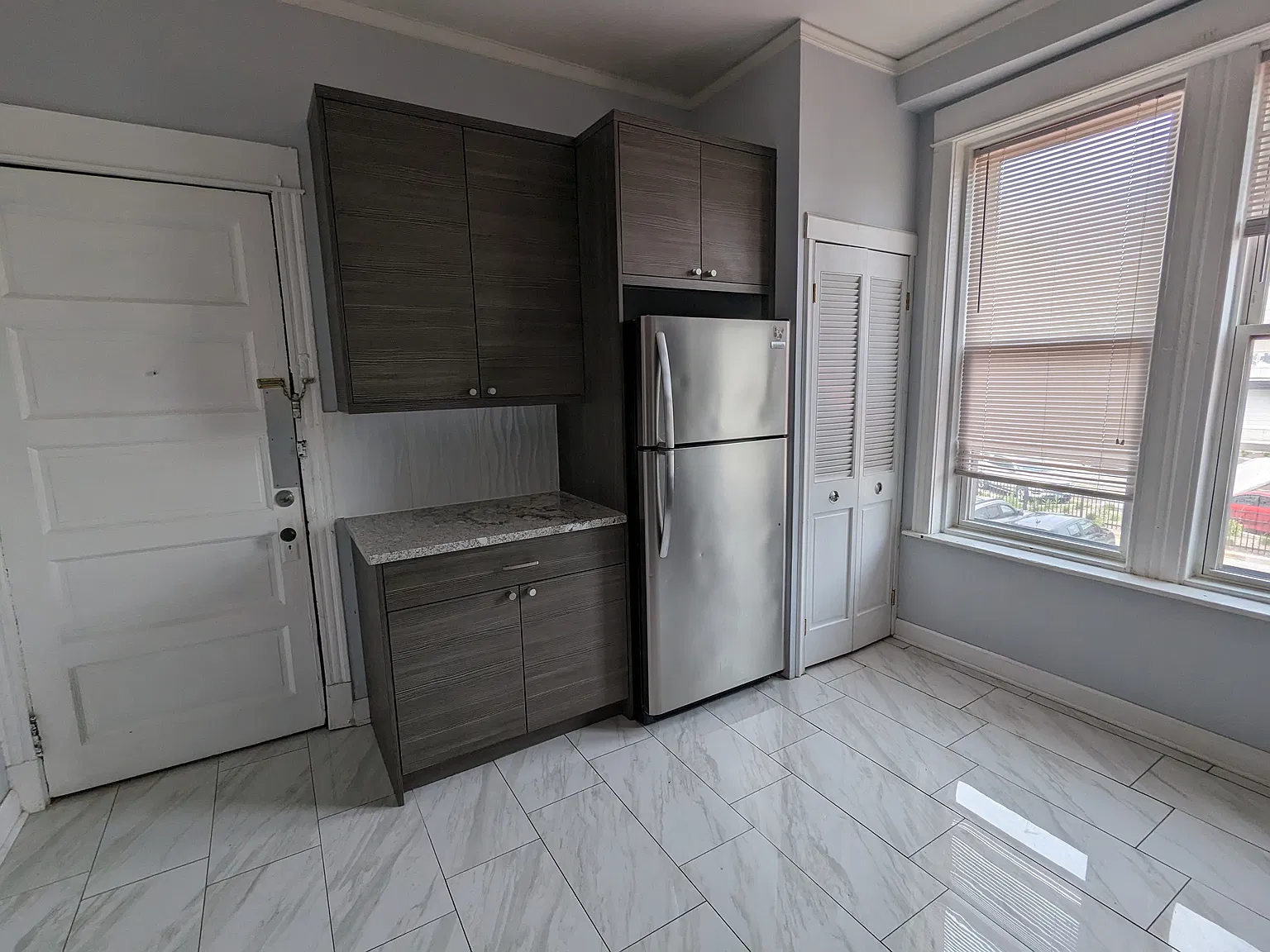 2 bed, 900 sqft, $2,600 — Photo 3