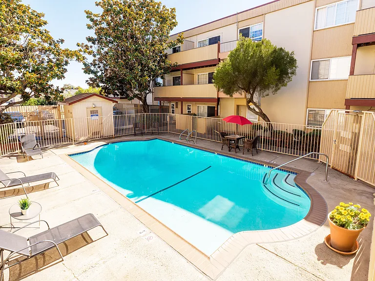 Sequoia Grove Apartments — Photo 7