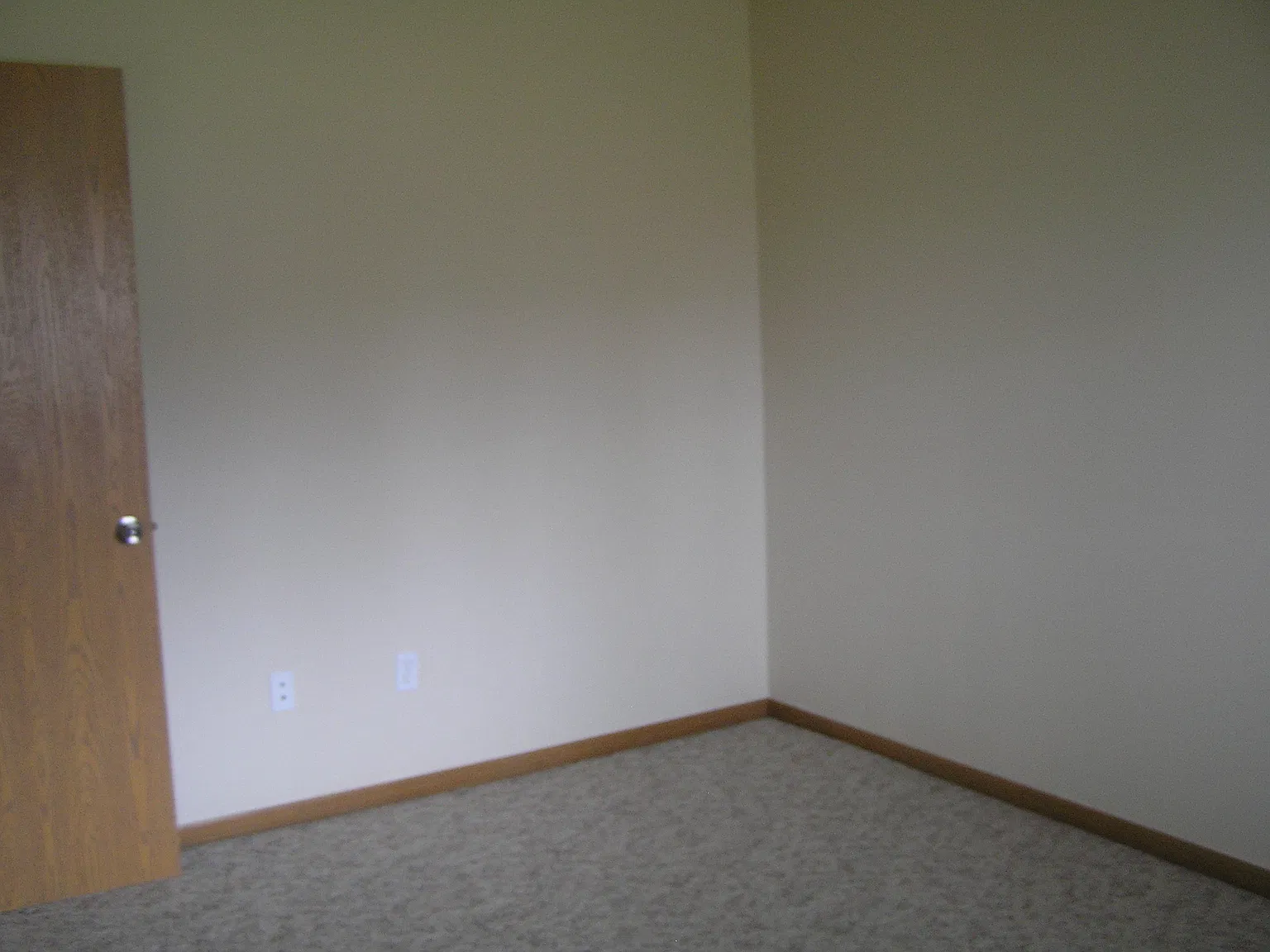 2 bed, 1200 sqft, $1,200 — Photo 3