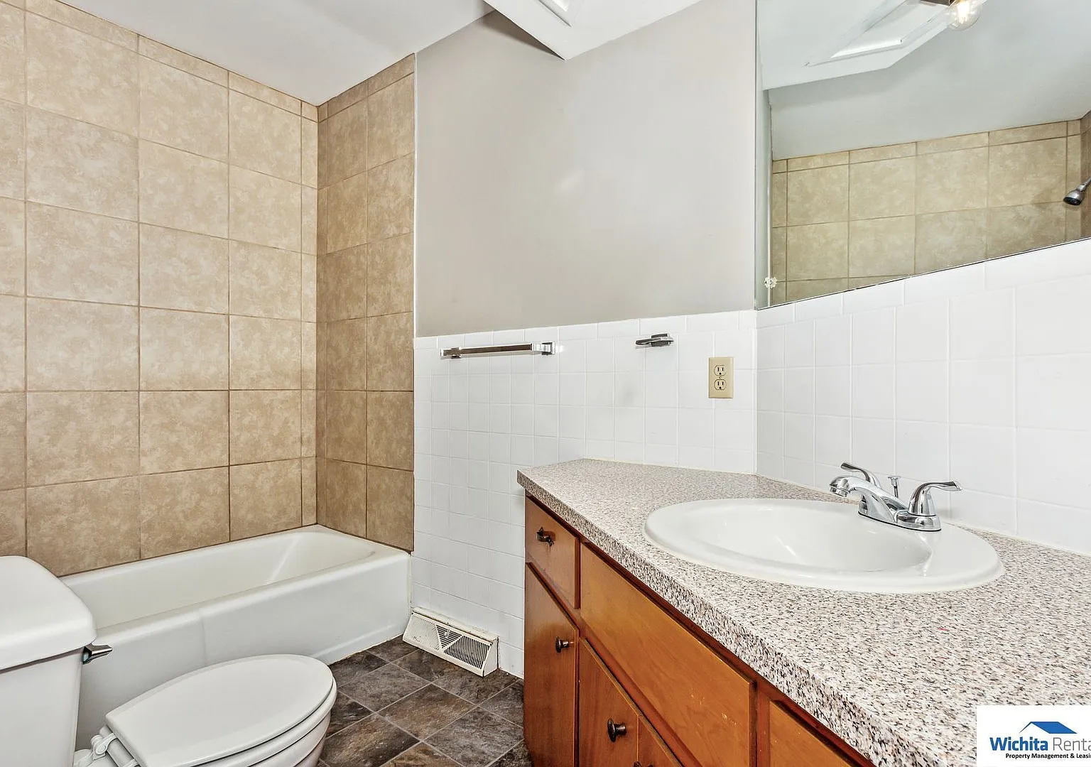 Spacious 3 Bed 2 Bath - SE Wichita — Photo 3