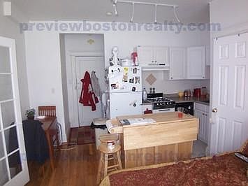 5th image of 1633 Commonwealth Ave #B14