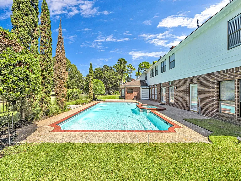 21410 Ganton Dr — Photo 40