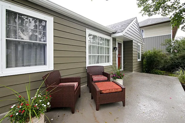620 Elmdale Rd photo 1