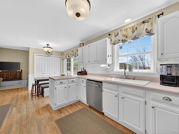 4th image of 11 Bradley Drive