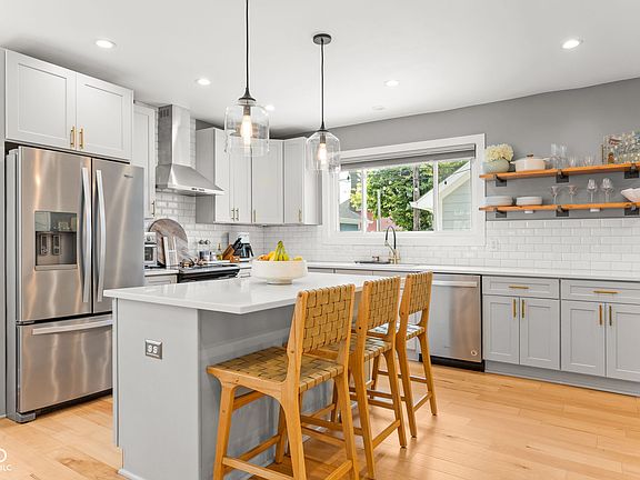2nd image of 2026 Carrollton Ave