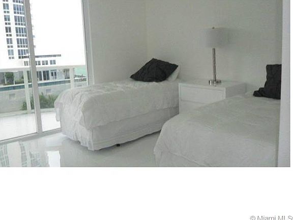 5th image of 15811 Collins Ave APT 602