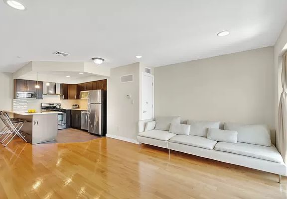 4th image of 31-32 38th St #4-B