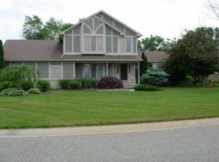 934 Sycamore Ct, Wixom, MI 48393