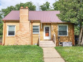 200 S Wayne St, Manchester, IA 52057