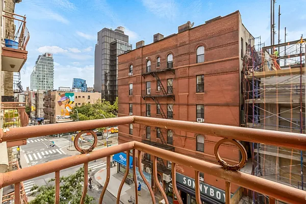 Rented by Corcoran | media 4