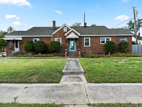 305 Creswell Ave E, Greenwood, SC 29646