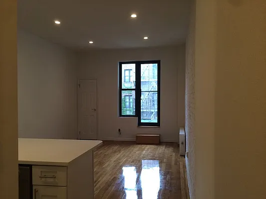 Rented by Sky Management | media 29