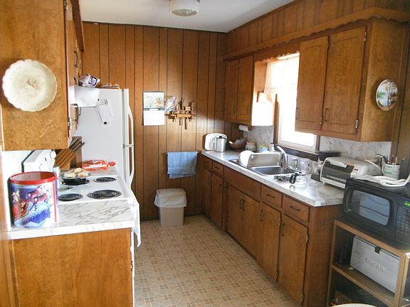 5th image of 610 N Westwood Ct