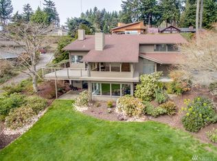 9809 NE Murden Cove Dr, Bainbridge Island, WA 98110