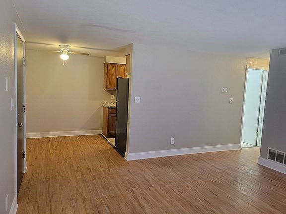 4th image of 2405 W Martin Luther King Jr Dr #4