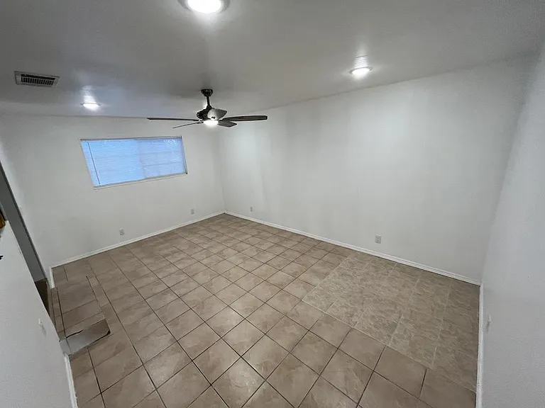5648 E Ashlan Ave — Photo 9