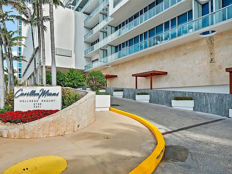 6799 Collins Ave #312 — Photo 24