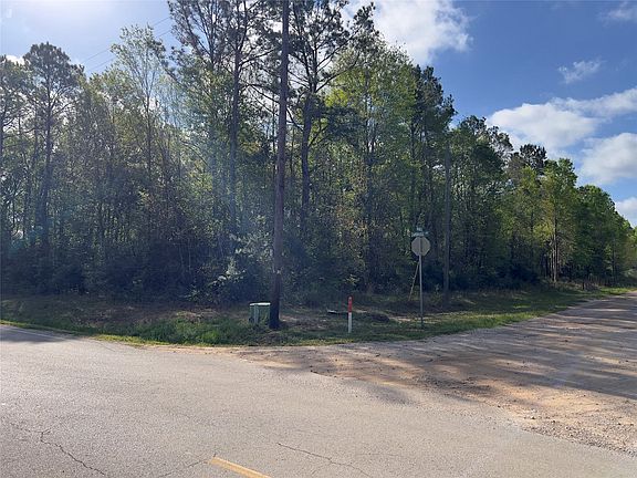 4th image of 25468 Cambridge Blvd