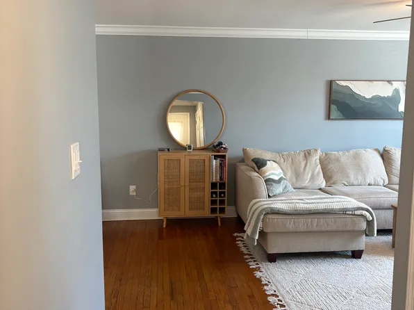 915 E Mermaid Ln #A, Glenside, PA 19038