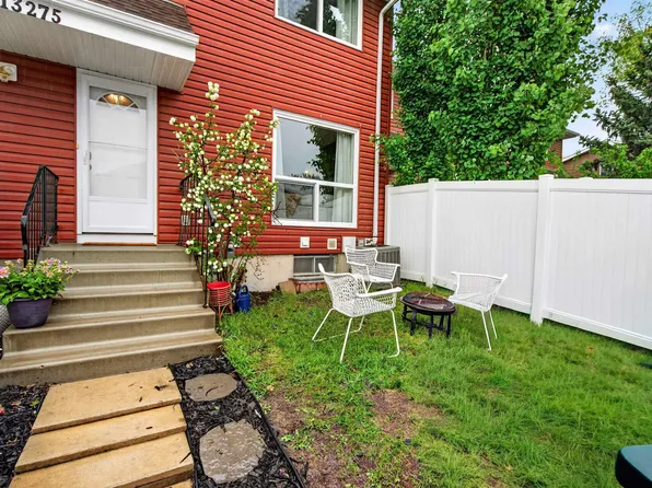 13275 47th St NW, Edmonton, AB T5A 3L5