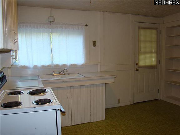 5th image of 329 South St
