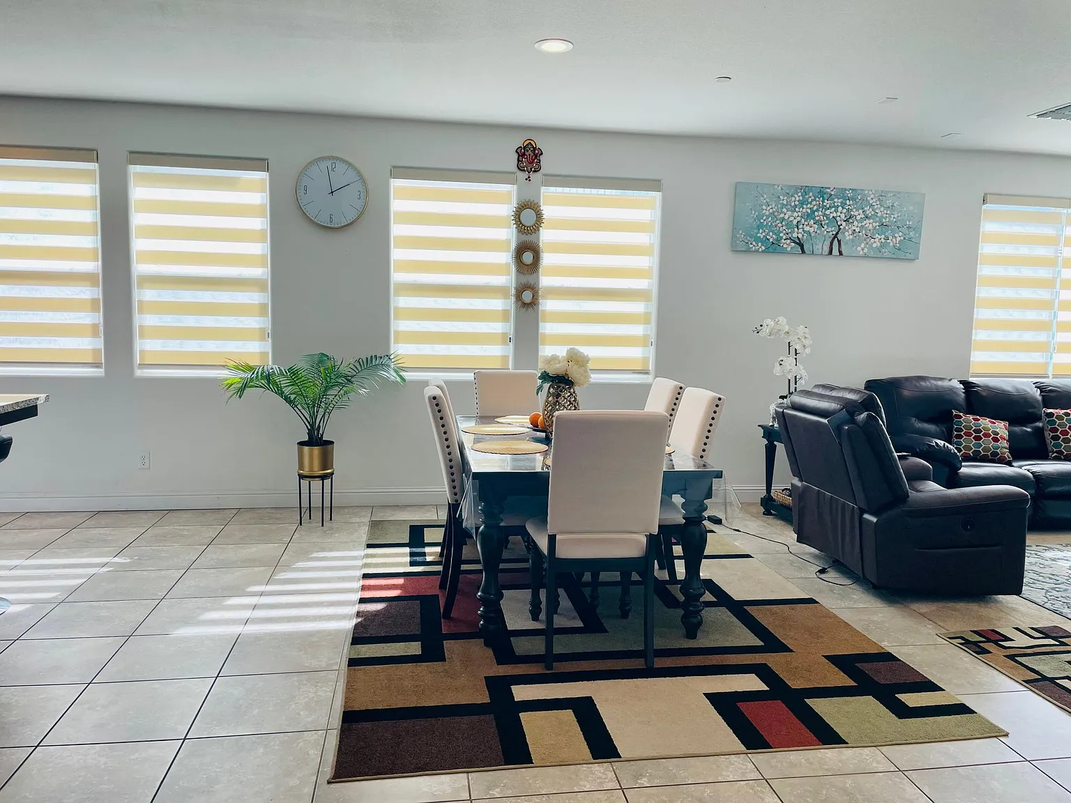 4 bed, 2727 sqft, $3,300 — Photo 3