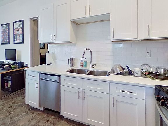 4th image of 734 W Aldine Ave Al 44/1N