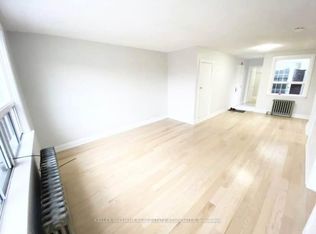 237 Lakeshore Rd E #1, Mississauga, ON L5G 1G8