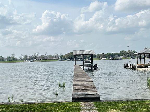 3rd image of 9347 Island Rd