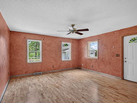 3rd image of 6800 W 26th St